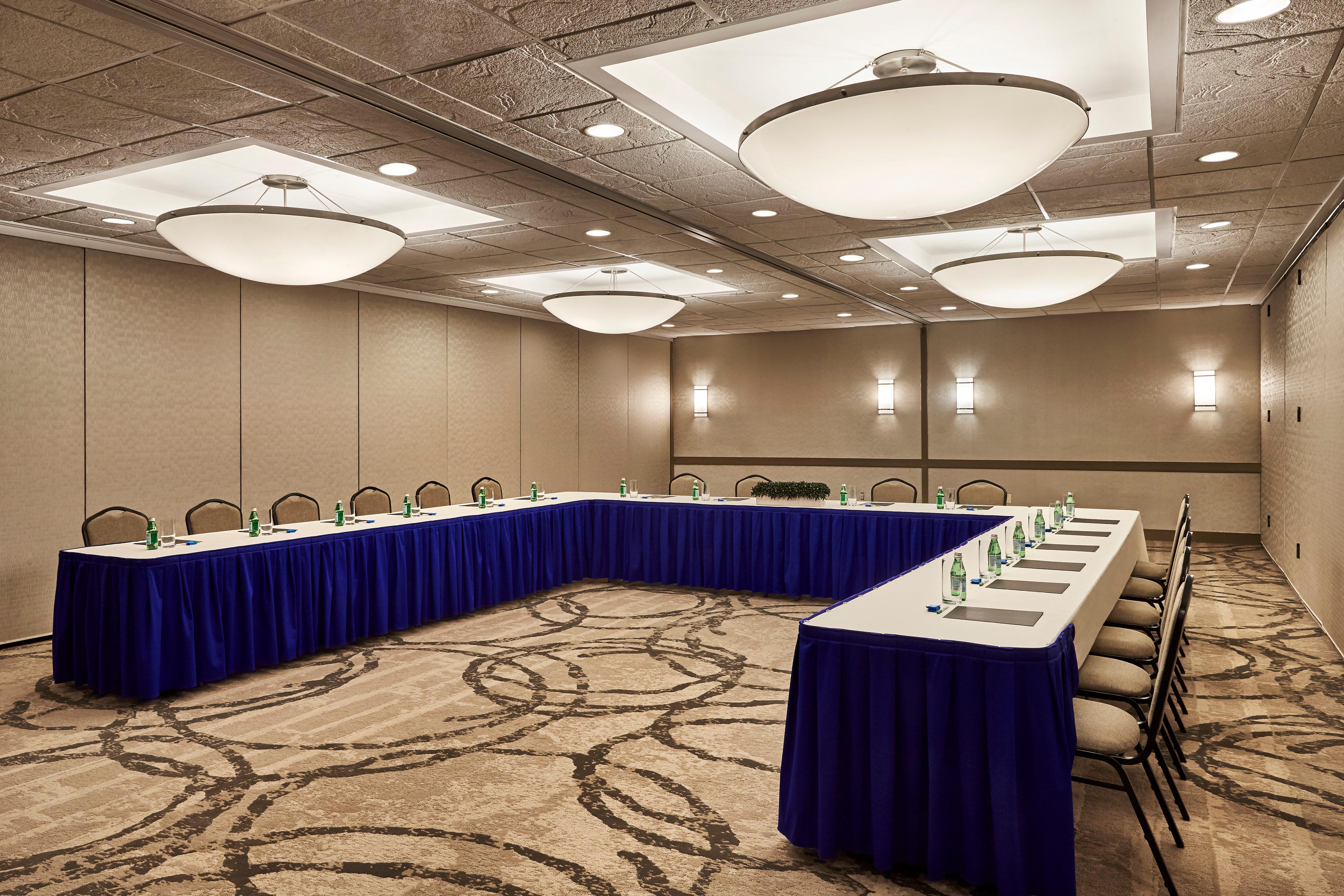 Holiday Inn Alexandria At Carlyle By Ihg Ngoại thất bức ảnh