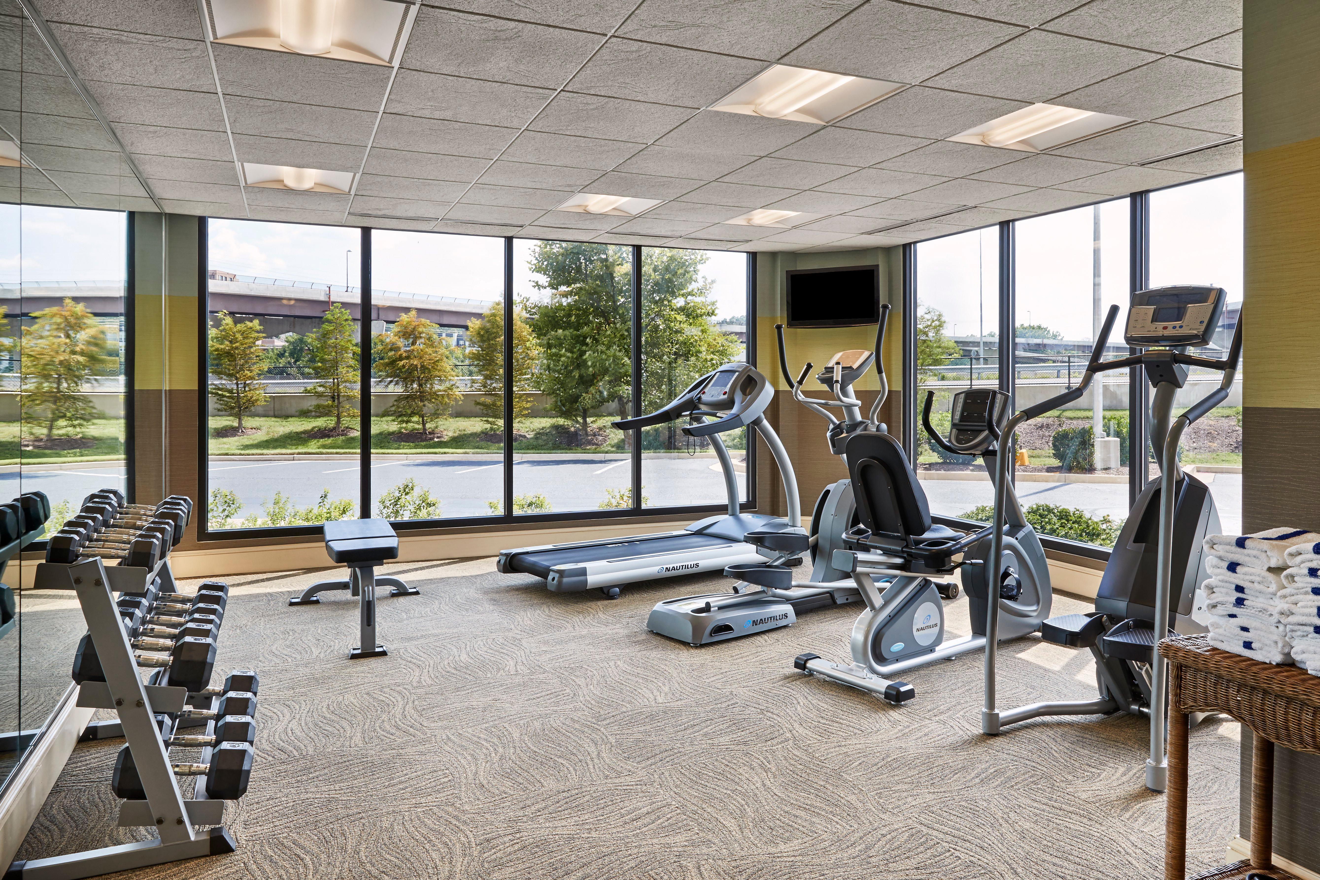 Holiday Inn Alexandria At Carlyle By Ihg Ngoại thất bức ảnh