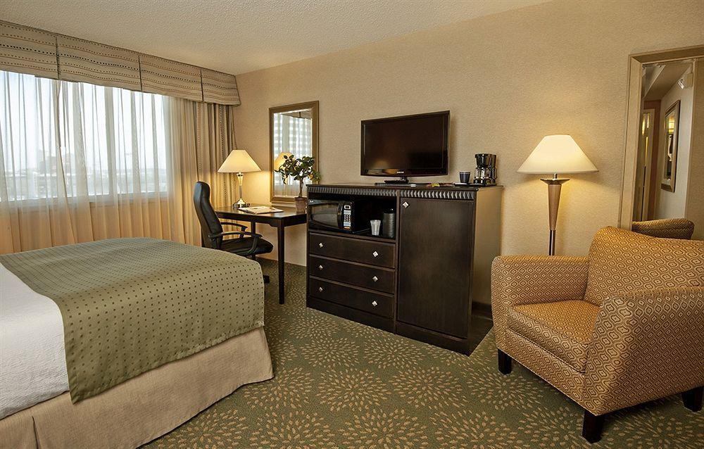 Holiday Inn Alexandria At Carlyle By Ihg Ngoại thất bức ảnh